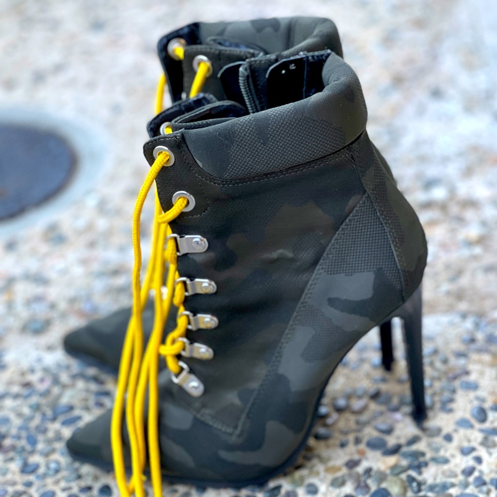 steve madden heels camo yellow 6.5